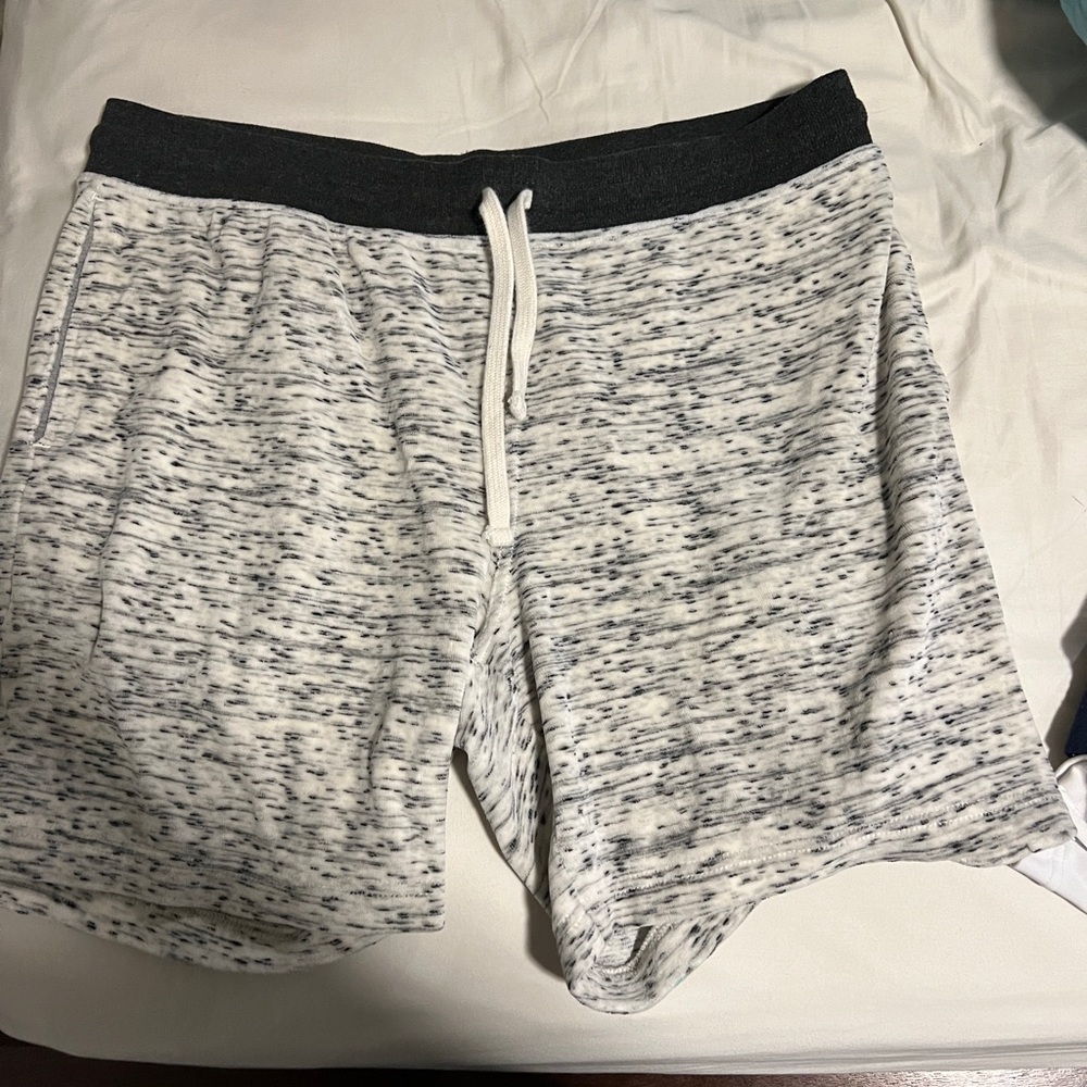 Chubbies XL 7in velvet short.
